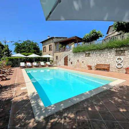 Serene Tuscan Retreat With Breathtaking Views